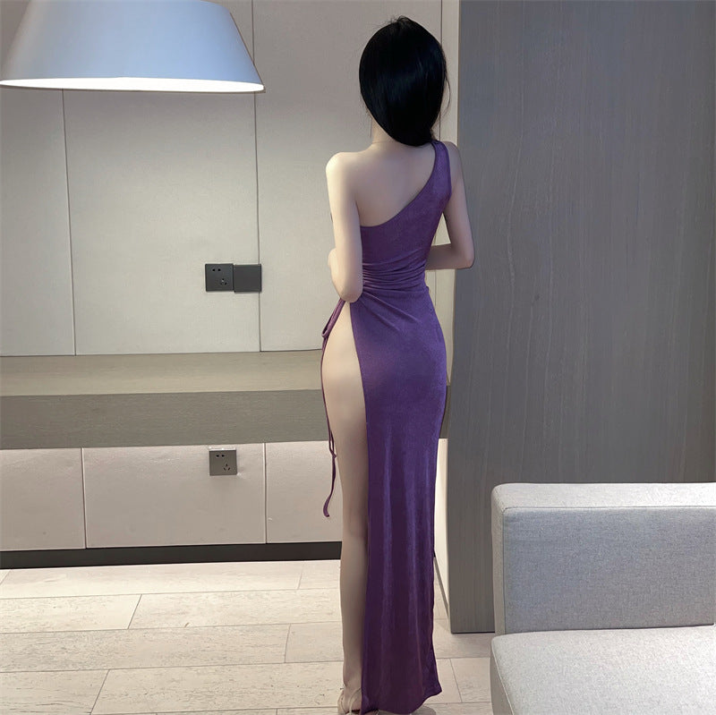 فستان طويل بقصّة Slim Fit للنساء
