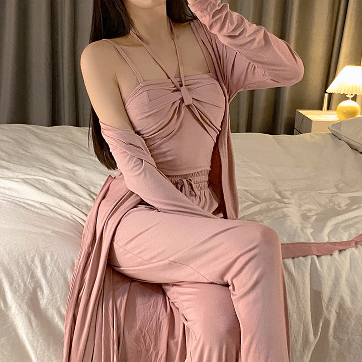 ملابس نوم نسائية بأكمام طويلة أنيقة وبسيطة