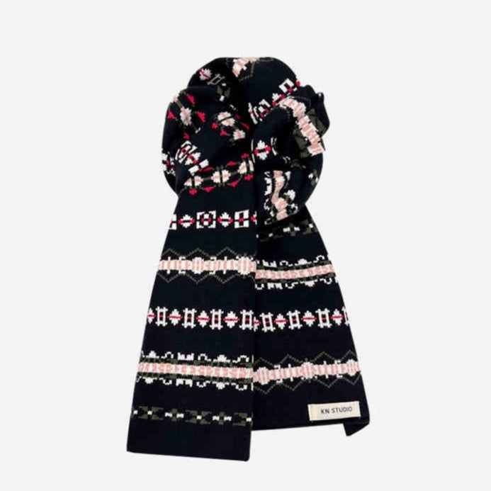 Geometric Wool Scarf – Warm & Stylish for Winter, Spring, and Autumn