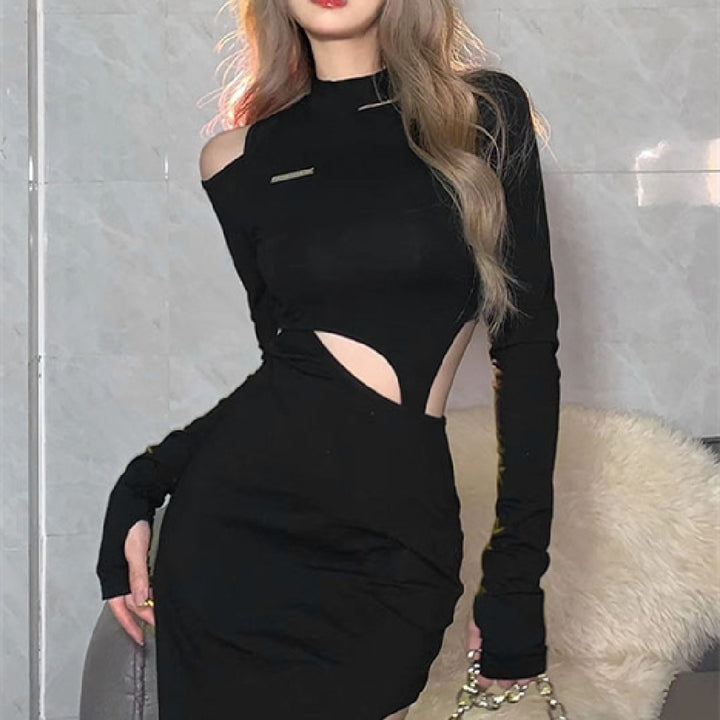 فستان نسائي مجوف بأكمام طويلة